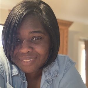 Meet your Posher, Elizabeth